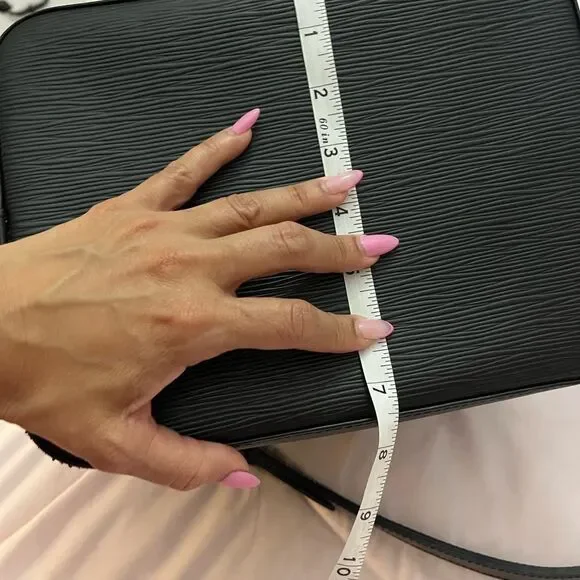 Louis Vuitton Black epi leather Shoulder Bag - Picture 15 of 16